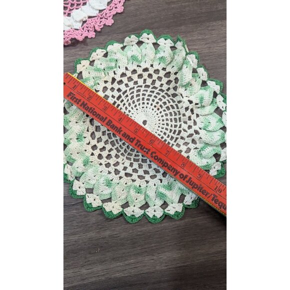 Handmade Crochet Lace Doilies Set Of 3 Pink White  Green Floral Patterns Estate - Picture 7 of 8